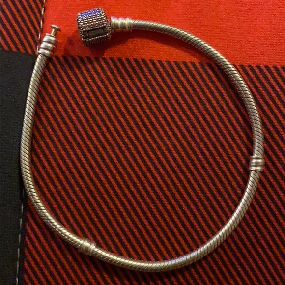 Pandora bracelets - Picture 2 of 3